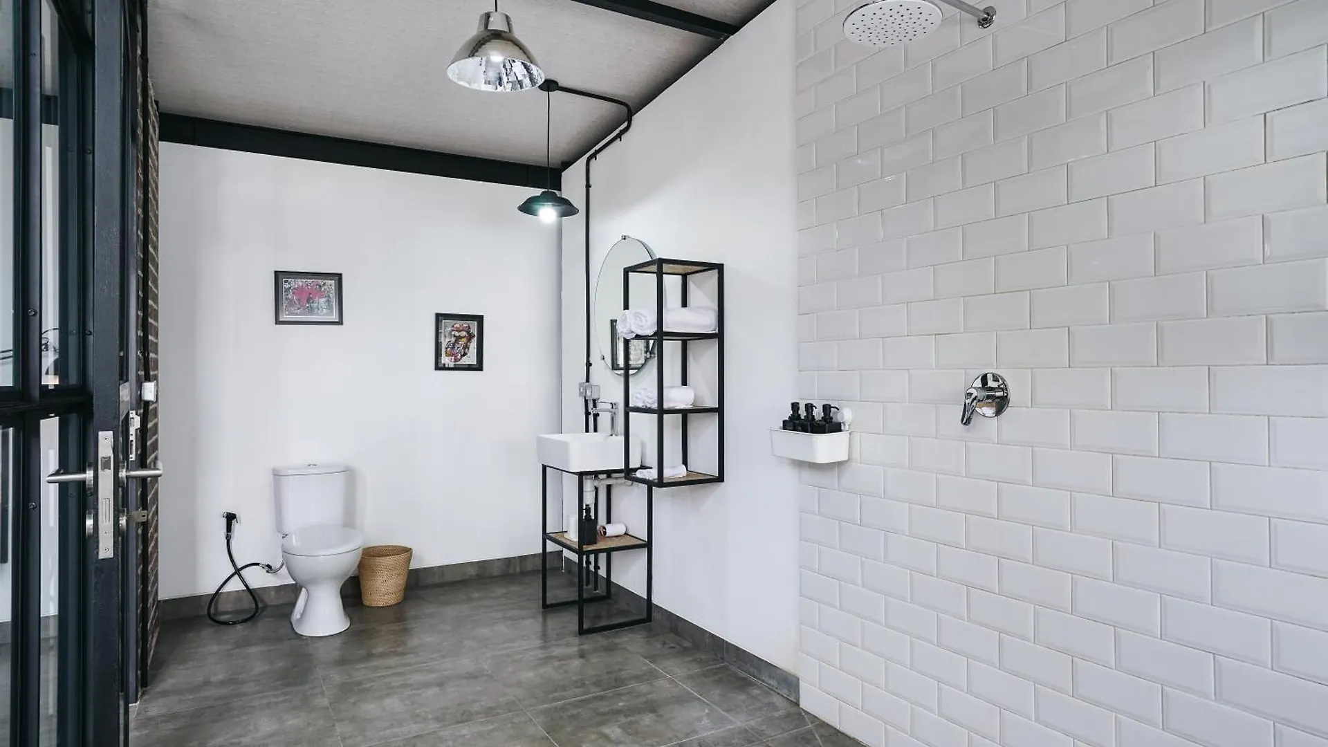 Villa Costa Plana - 2 Bedroom Industrial Private Villa In Umalas, Between Canggu & Seminyak