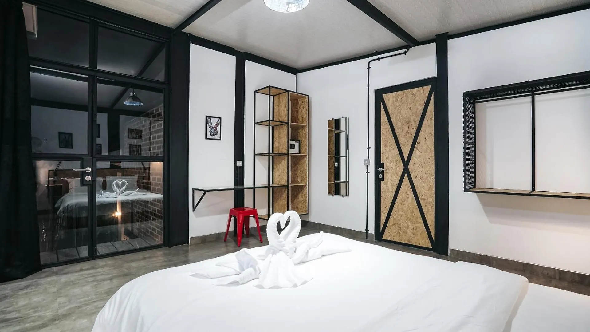 Villa Costa Plana - 2 Bedroom Industrial Private Villa In Umalas, Between Canggu & Seminyak
