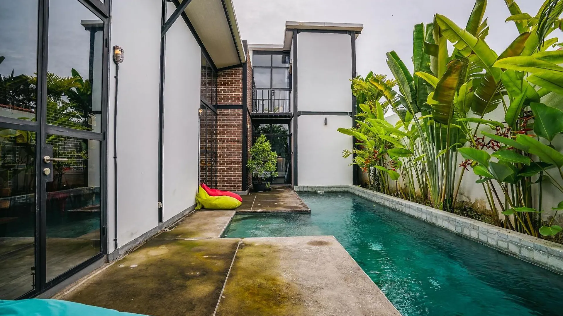 Villa Costa Plana - 2 Bedroom Industrial Private Villa In Umalas, Between Canggu & Seminyak  Seminyak (Bali)